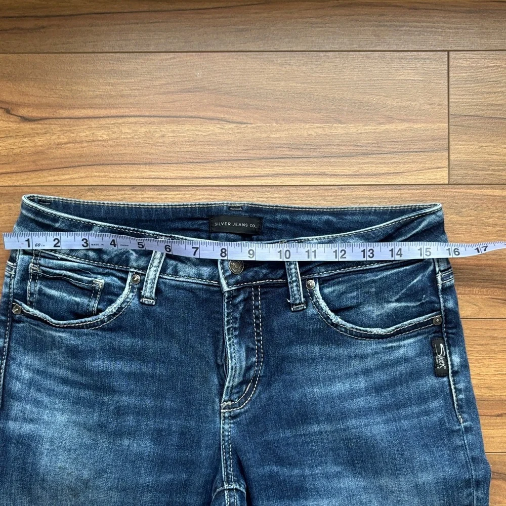 Classic Blue Denim Women's Jeans - Picture 4 of 6